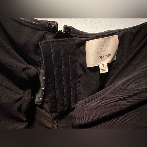 Black Cinq a sept Sammy Gown - size 6 - Picture 9 of 11